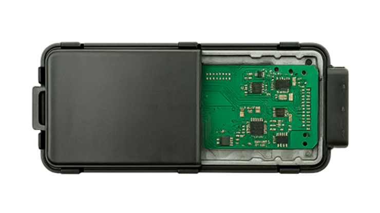 带半开外壳和可见电路板的电子模块